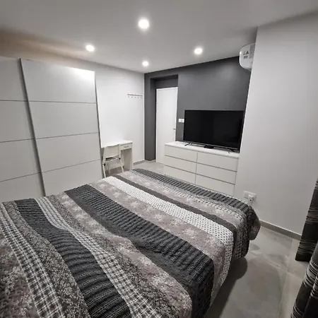 Cvita In Center Lägenhet