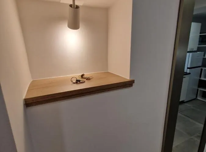 Cvita In Center Split